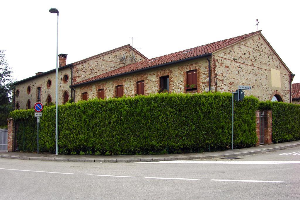 Carre Locanda La Corte Dei Galli المظهر الخارجي الصورة